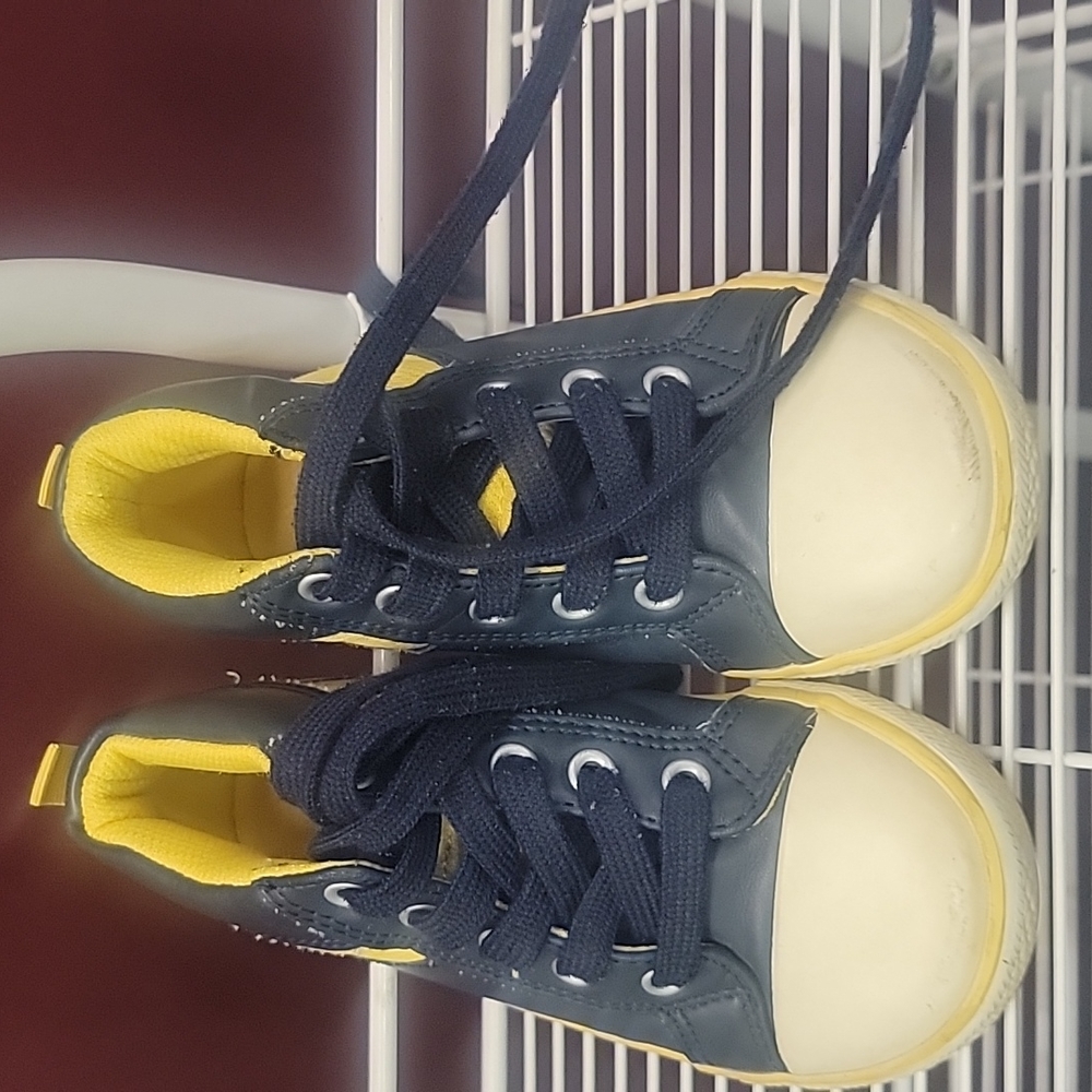 Gap shows Toddler size 9
